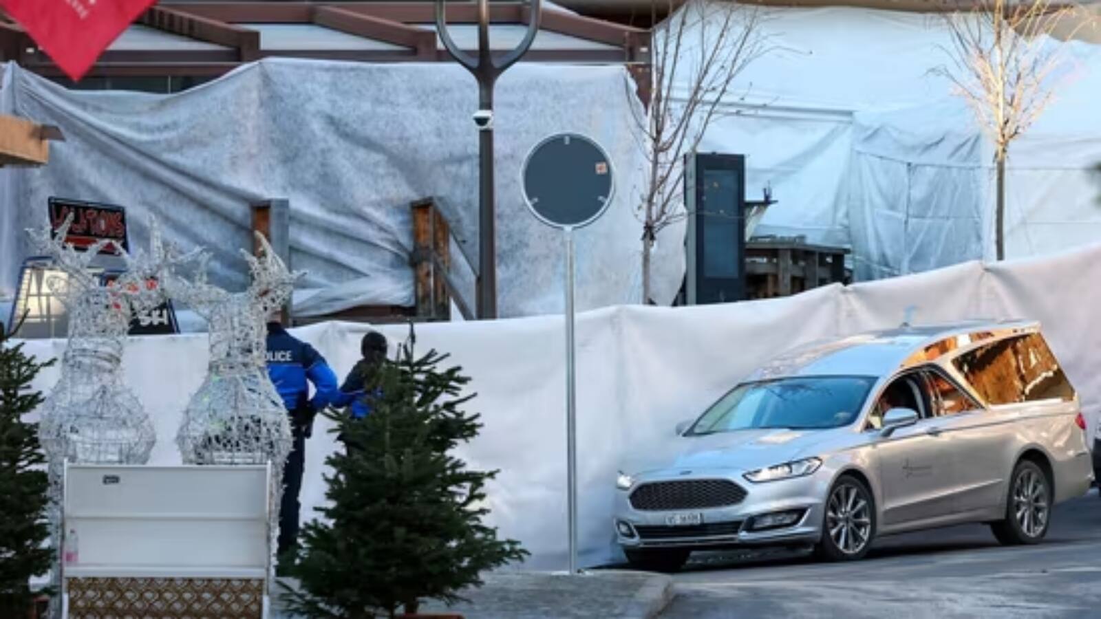 Switzerland fire: जांचकर्ताओं का दावा, फ्लैशओवर के कारण स्विस बार में हुआ धमाका, मृतकों की संख्या बढ़कर हुई 47