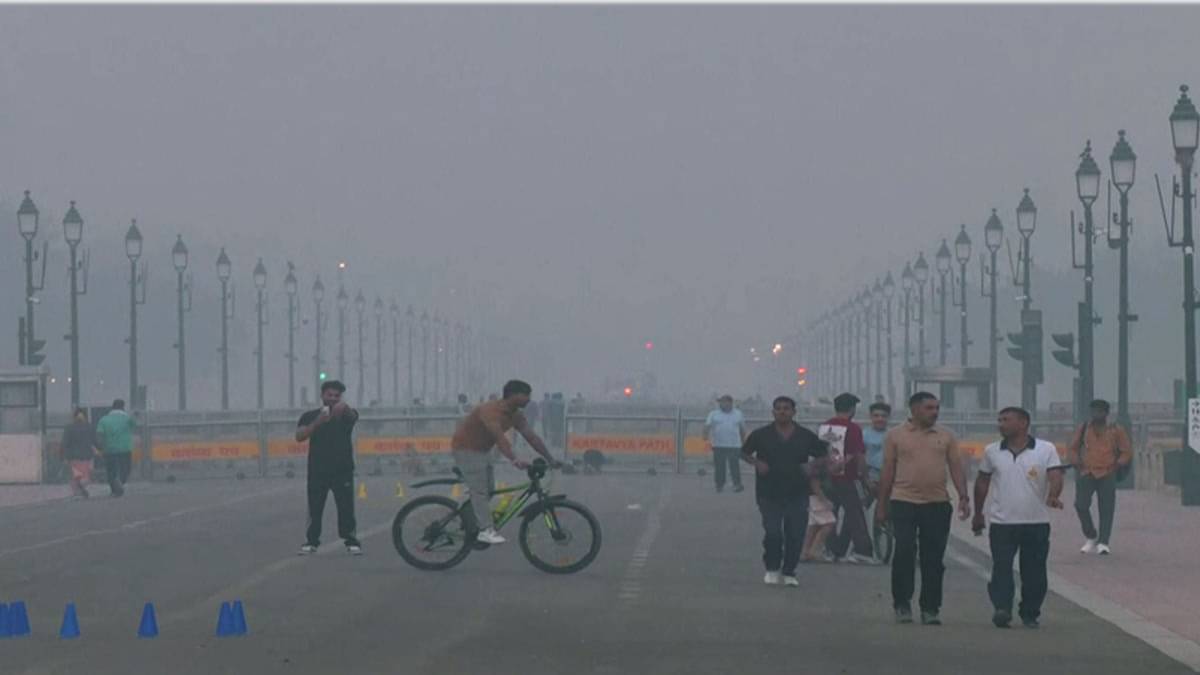 Today Weather: मकर संक्रांति पर ठंड से ठिठुरा दिल्ली समेत पूरा उत्तर भारत, कई राज्यों में शीतलहर का अलर्ट, कहां कैसा रहेगा मौसम?