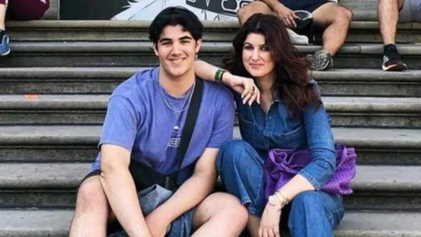 Twinkle Khanna: ट्विंकल खन्ना ने आरव को डेटिंग करने से पहले दी ये सीख, बोलीं- बेटा सीधा है बेटी तो गुस्सैल...
