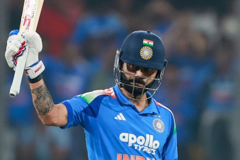 विराट कोहली ने शतक जड़कर बनाए कई वर्ल्ड रिकॉर्ड, चूर-चूर किए सचिन-पोंटिंग-सहवाग के कीर्तिमान