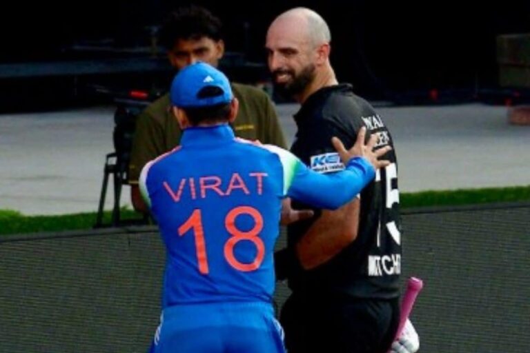 VIDEO: पहले बजाई ताली... फिर धक्का देकर ग्राउंड से किया बाहर, विराट कोहली ने मेहमान बल्लेबाज के साथ क्यों किया ऐसा