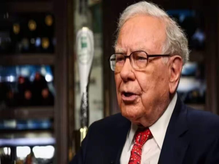 Warren Buffett ने इनवेस्टर्स का डर दूर किया, कहा-अगले 100 साल तक प्रतिद्वंद्वी कंपनियों से आगे रहेगी हैथवे बर्कशायर