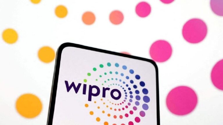Wipro Shares: विप्रो के शेयर एक झटके में 9% टूटे, तिमाही नतीजों के बाद गिरावट; अब खरीदें, बेचें, या करें होल्ड?