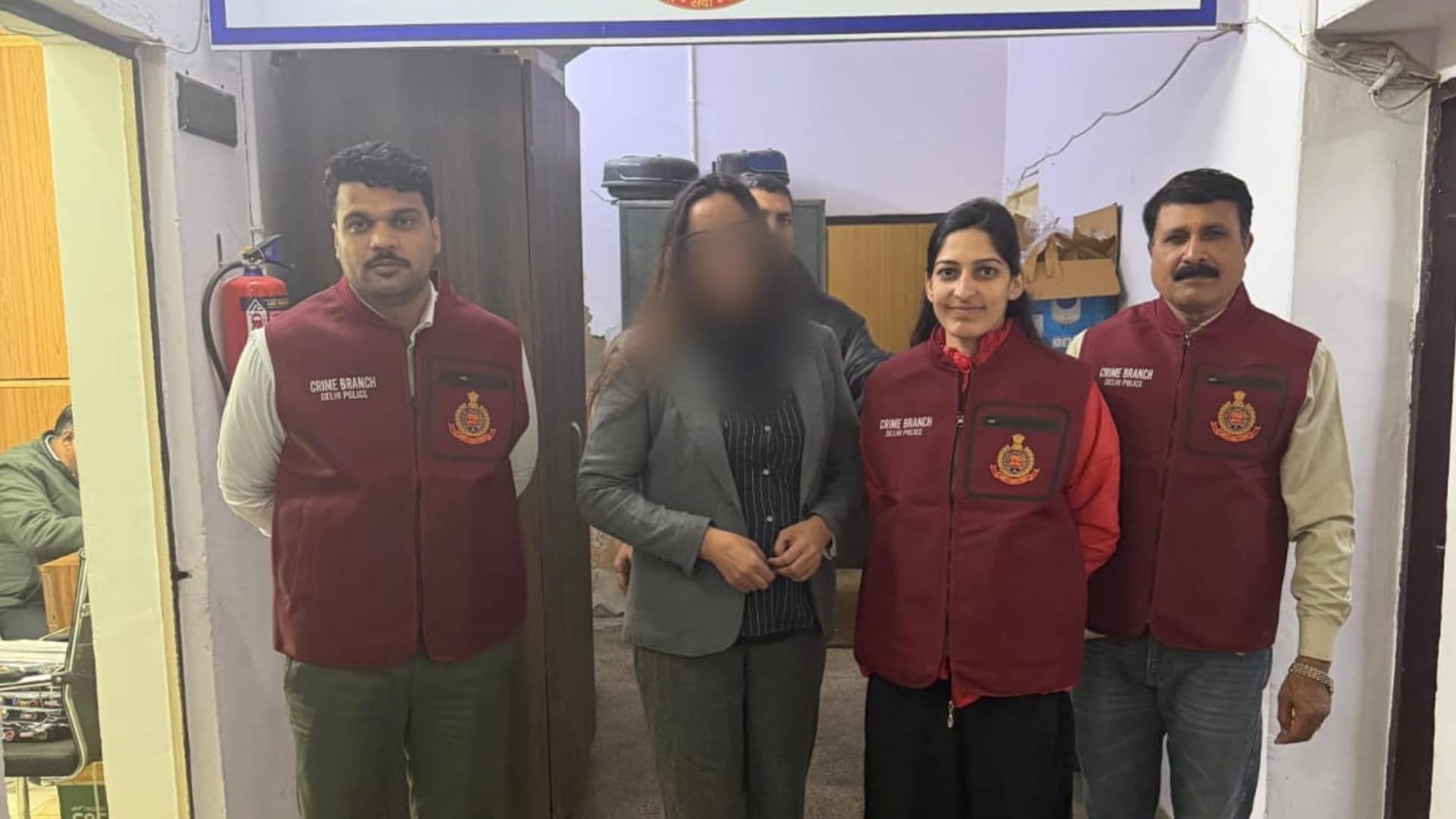 Delhi: गणतंत्र दिवस से पहले सुरक्षा में बड़ी सेंध की कोशिश नाकाम, फर्जी एंबेसी नंबर प्लेट से एंबेसियों में घूमती थी महिला, गिरफ्तार