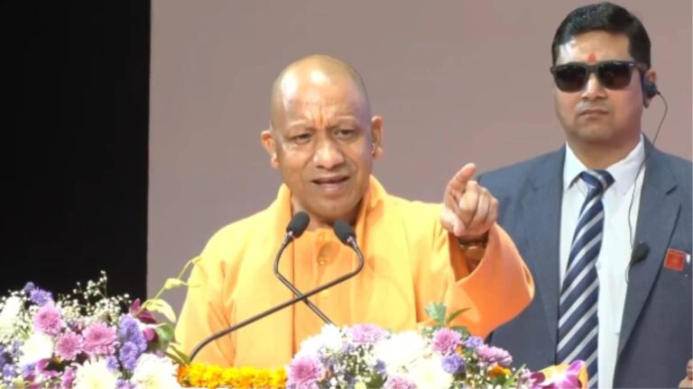 '12 बजे तक सोकर उठने वाले बबुआ...', CM योगी ने बिना नाम लिए अखिलेश यादव पर साधा निशाना