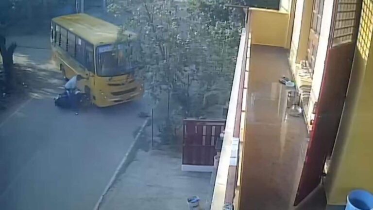 Bengaluru Road Rage: बेंगलुरु में स्कूल बस ने दो मासूम बच्चियों को कुचला! पुलिस कांस्टेबल की बेटी और भतीजी की मौत, देखें वीडियो