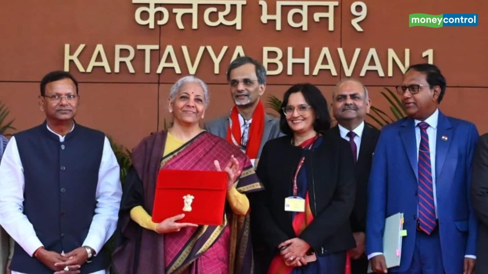 Nirmala Sitharaman Sari On Budget Day: जामुनी रंग की साड़ी में बजट पेश करेंगी वित्त मंत्री, विजनरी होगा बजट या होगा जामुन जैसा खट्टा-मीठा