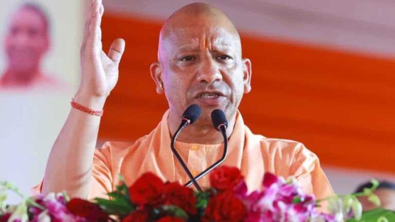 Yogi Adityanath Statement: 'सनातन कमजोर हुआ तो राष्ट्र भी कमजोर होगा', सीतापुर के तपोधाम में मूर्ति स्थापना दिवस कार्यक्रम में बोले सीएम योगी