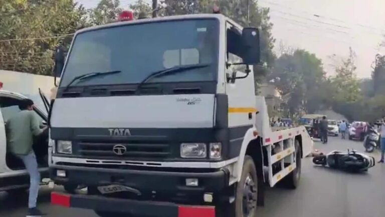 Raipur Accident: ट्रैफिक पुलिस की क्रेन ने स्कूटर सवार भाई-बहन को कुचला, लड़के की मौत, सीएम आवास के पास हुई घटना