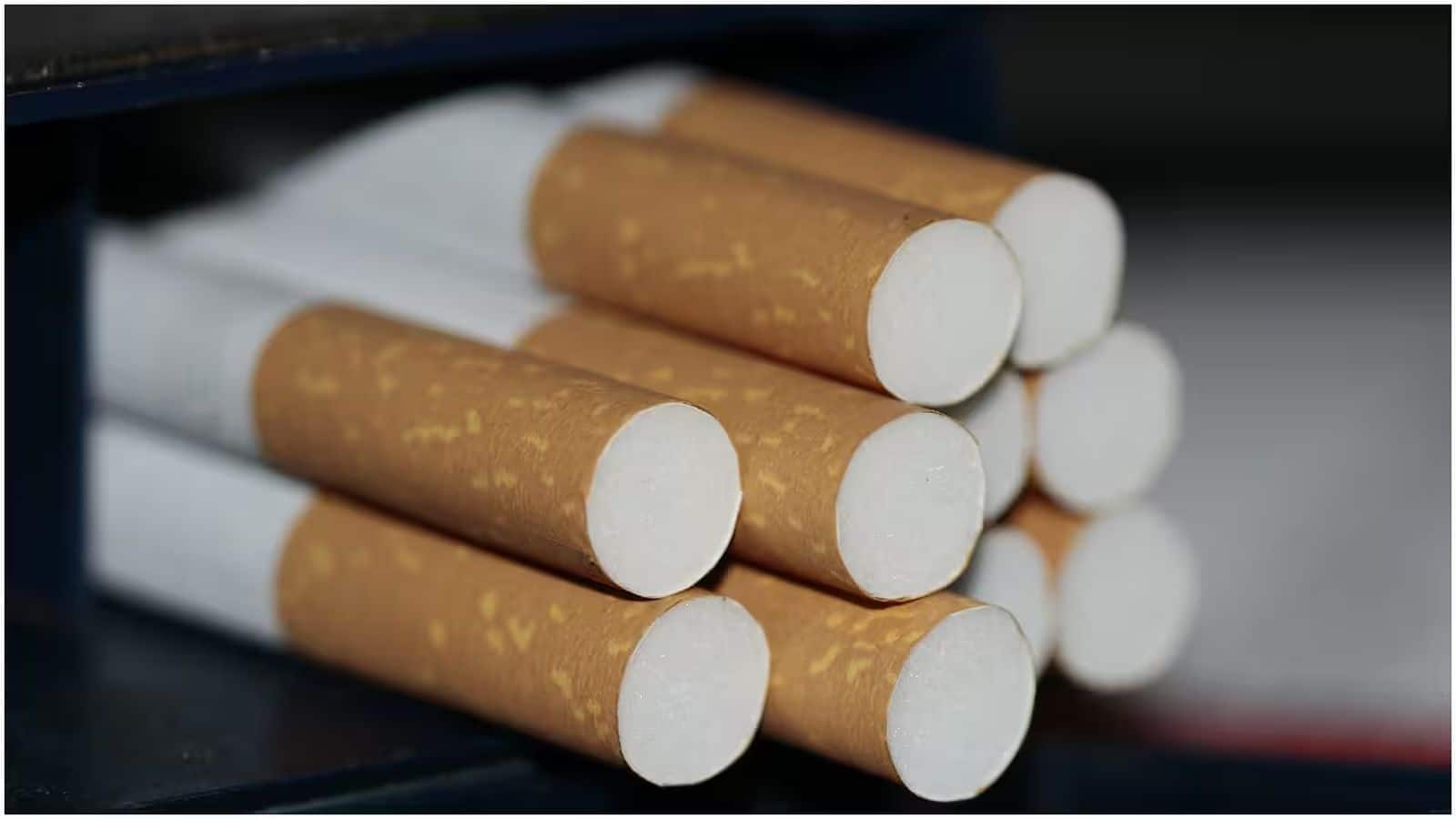 Cigarette Stocks: सिगरेट कंपनियों के शेयरों में भारी तेजी; ITC, गॉडफ्रे फिलिप्स के भाव 12% तक उछले, जानें कारण