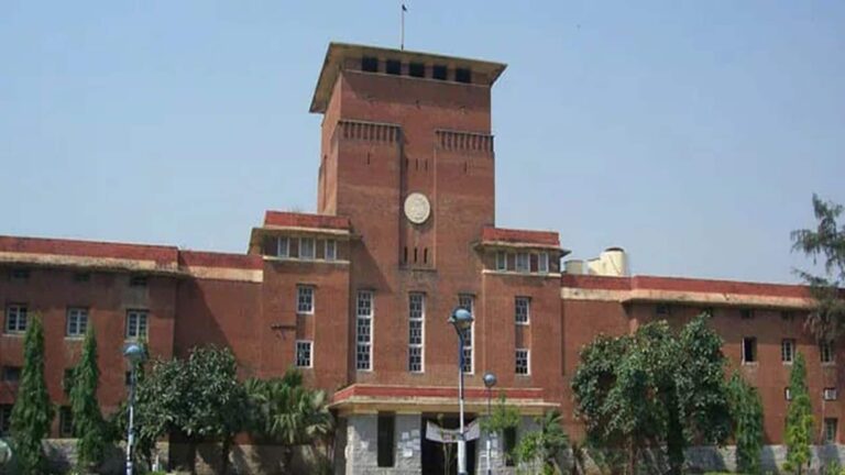 DU Bans Protests: दिल्ली यूनिवर्सिटी कैंपस में एक महीने तक विरोध-प्रदर्शन बैन, आर्ट्स फैकल्टी के पास हिंसक झड़प के बाद डीयू का फैसला