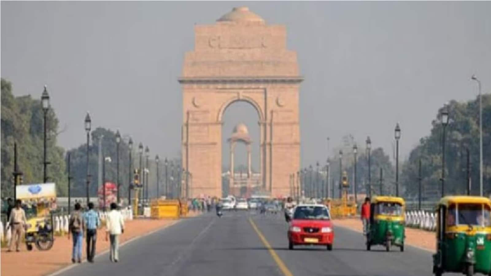 Delhi Weather News: दिल्ली में बारिश और तेज हवाओं से वायु गुणवत्ता में सुधार, GRAP-2 के प्रतिबंध हटाए गए