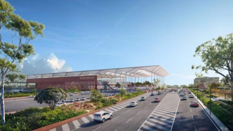 Jewar Airport: आधी रात नोएडा एयरपोर्ट परिसर में दिखे 'ड्रोन', सुरक्षा में चूक या गलतफहमी? जांच में जुटी पुलिस