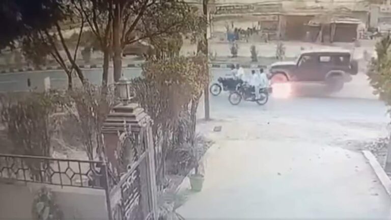 ग्रेटर नोएडा में ‘एक्शन मूवी’ जैसा सीन, बिना पेमेंट पेट्रोल पंप से भागी थार, हाईवे पर 7 किमी तक बाइक को घसीटा