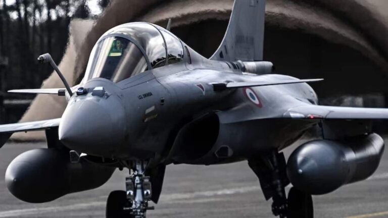 Fighter Jet Deal: जल्द ही फाइनल होने वाली है ₹3.25 लाख करोड़ की राफेल डील, आसमान के 'सिकंदर' से भारत बनेगा रक्षा महाशक्ति