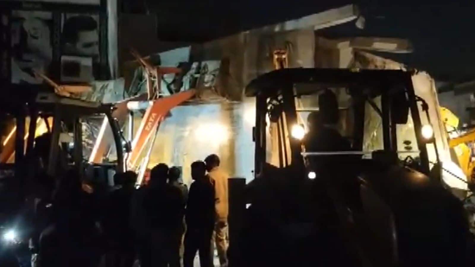 Kota Building Collapses: राजस्थान के कोटा में दर्दनाक हादसा! तीन मंजिला बिल्डिंग गिरने से 2 लोगों की मौत, कई घायल