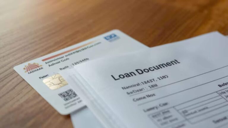 Loan Using Aadhaar: सिर्फ आधार से मिल सकता है ₹2,000 का क्विक लोन, जानिए सुरक्षित तरीका और बचाव के नियम