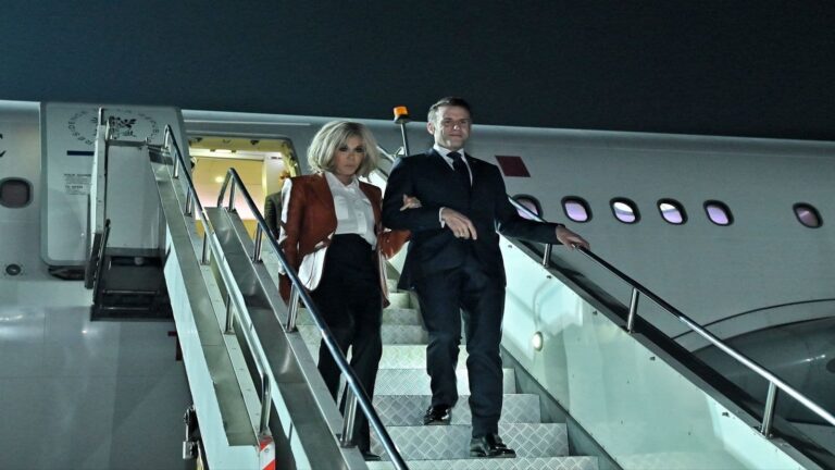 Macron India Visit: फ्रांस के राष्ट्रपति इमैनुएल मैक्रों मुंबई पहुंचे! आज पीएम मोदी से करेंगे मुलाकात, AI इम्पेक्ट समिट में भी होंगे शामिल