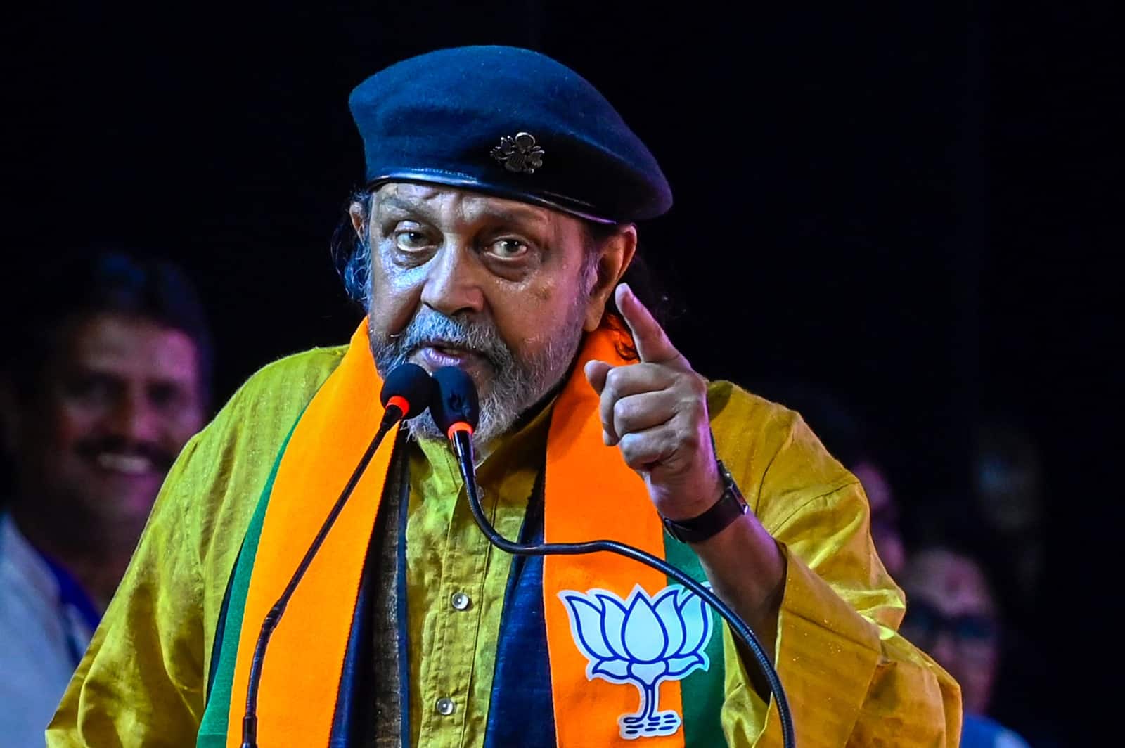 'हम 1500 नहीं, 3000 देंगे...', बंगाल चुनाव से पहले मिथुन चक्रवर्ती का बड़ा ऐलान, TMC पर किया तीखा हमला