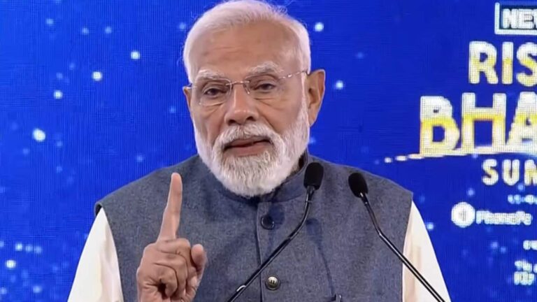 Rising Bharat Summit: 'कांग्रेस ने कपड़े उतार कर खुद को एक्सपोज किया' AI समिट में 'शर्टलेस' विरोध प्रदर्शन पर बरसे PM मोदी