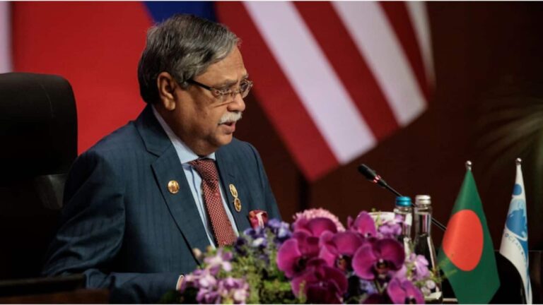 तस्वीरें हटाईं, प्रेस टीम छीनी: बांग्लादेश के राष्ट्रपति का छलका दर्द, बताया कैसे मोहम्मद यूनुस ने उन्हें 'कैदी' की तरह रखा!