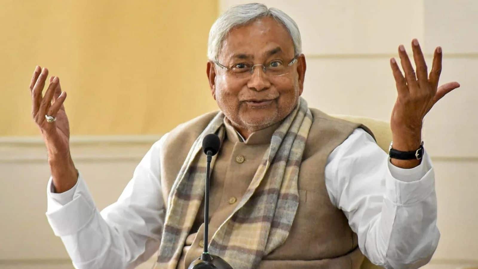 Bihar News: नीतीश कुमार ने बिहार की महिलाओं को दिया तोहफा, 25 लाख के खातों में ₹10,000 ट्रांसफर