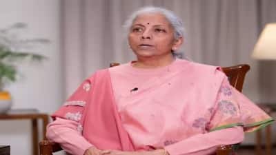 'वह हवा में बात करते हैं...', राहुल गांधी के डेड इकोनॉमी वाले बयान पर निर्मला सीतारमण का पलटवार