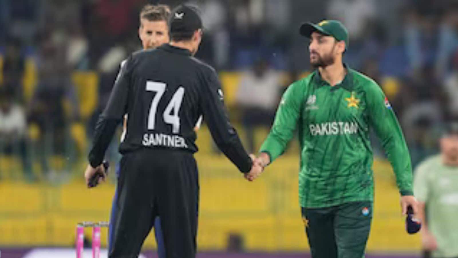 T20 World Cup: सेमीफाइनल में कैसे क्वालीफाई कर सकता है पाकिस्तान? जानें क्या है समीकरण