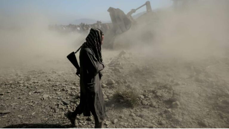 Pakistan-Afghanistan War: तालिबान-पाकिस्तान के बीच छिड़ा महासंग्राम, ऑपरेशन 'गजब लिल-हक' के तहत पाक ने मार गिराए 274 अफगान सैनिक