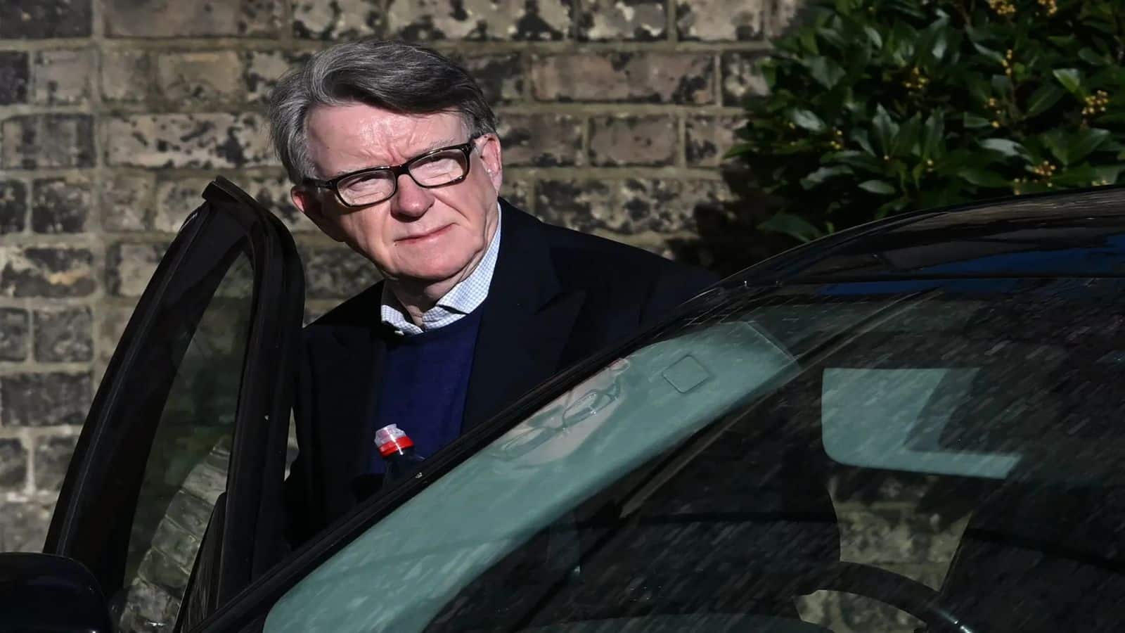 Epstein files: एंड्रयू के बाद अमेरिका में ब्रिटेन के राजदूत रहे पीटर मैंडेलसन गिरफ्तार, एपस्टीन से लिंक को लेकर लंदन पुलिस की कार्रवाई