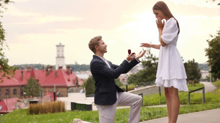 Propose Day 2026 History: वैलेंटाइन वीक के दूसरे दिन मनाया जाएगा प्रपोज डे? जानें क्या है इतिहास और कैसे करें इसे सेलिब्रेट