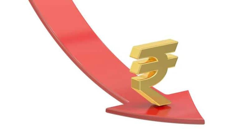 Indian Rupee: इंपोर्टर्स की संभावित खरीदारी से रुपया 16 पैसे गिरा, RBI की मीटिंग पर बाजार का फोकस