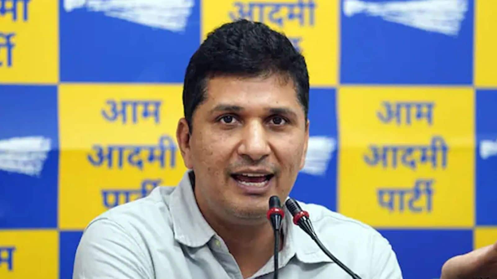Delhi Liquor Case: ED-CBI के अधिकारियों को इंडिया गेट पर फांसी दे देनी चाहिए- AAP नेता सौरभ भारद्वाज