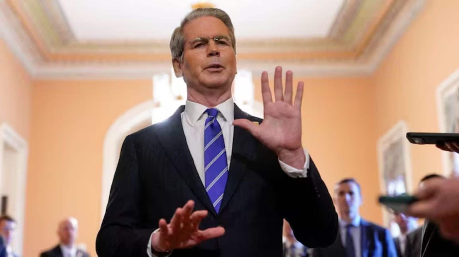 Scott Bessent: गोल्ड मार्केट में क्यों आई सुनामी? अमेरिकी ट्रेजरी सचिव स्कॉट बेसेंट ने बताया सोने की कीमतों में मची उथल-पुथल का असली राज