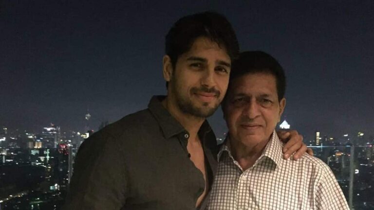 Sidharth Malhotra: सिद्धार्थ मल्होत्रा पर टूटा दुखों का पहाड़, दिल्ली में पिता का हुआ निधन