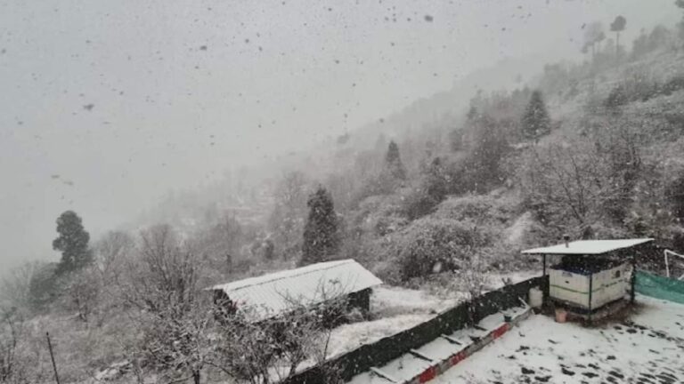 Uttarakhand Avalanche Alert: उत्तराखंड में हिमस्खलन का खतरा बढ़ा, पांच पहाड़ी जिलों में हाई अलर्ट