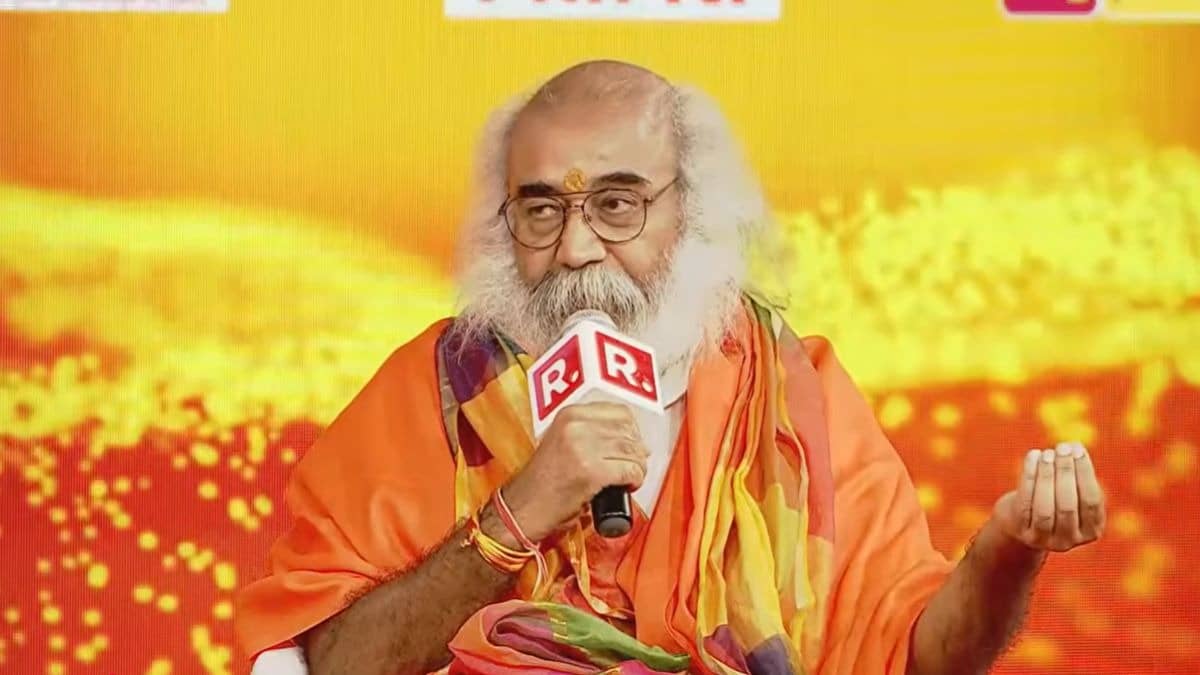 Sanatan Sammelan: सनातन के खिलाफ क्यों हो रहा षड्यंत्र? रिपब्लिक के सनातन सम्मेलन में आचार्य प्रमोद कृष्णम ने बताया