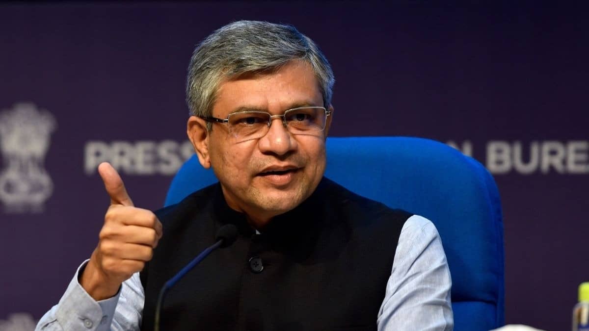 AI 5वीं औद्योगिक क्रांति है, समिट को लेकर युवाओं में उत्साह है लेकिन एआई का इस्तेमाल समस्याओं के समाधान के लिए होना चाहिए- अश्विनी वैष्णव