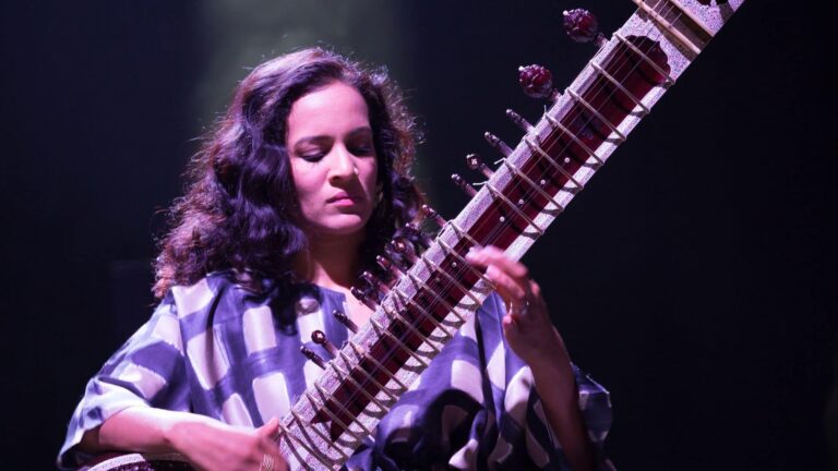 Anoushka Shankar: अनुष्का शंकर ने रचा इतिहास, पहली भारतीय संगीतकार बनीं जो ‘द ग्रैहम नॉर्टन शो’ पर पहुंचीं