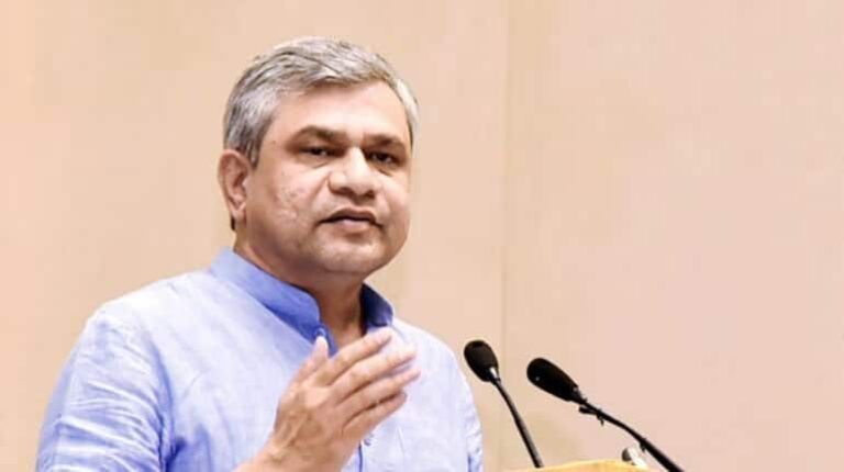 AI Impact Summit 2026: आईटी मिनिस्टर अश्विनी वैष्णव ने कहा-भारतीय आईटी कंपनियां AI सर्विसेज के लिए पूरी तरह तैयार