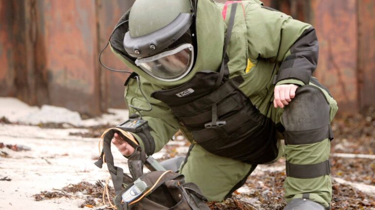 BREAKING: अयोध्‍या कचहरी में बम होने की खबर से हड़कंप, वाराणसी और मिर्जापुर कोर्ट में भी धमकी भरा मेल, भारी संख्या में पुलिस बल तैनात