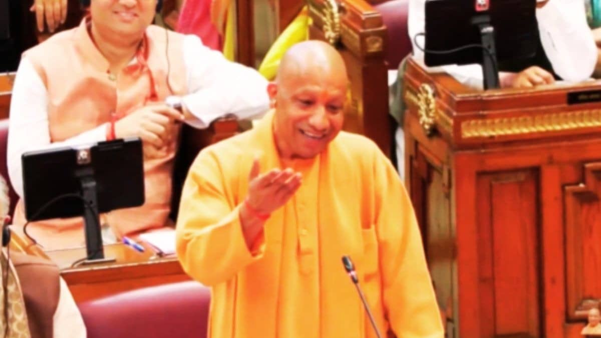 VIDEO: जब सपा के शिक्षा मंत्री ने राम प्रसाद बिस्मिल को समझ लिया था बिस्मिल्लाह खां... सदन में किस्सा सुना ठहाके लगाने लगे CM योगी