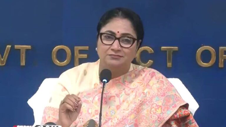 दिल्ली CM रेखा गुप्ता का बड़ा ऐलान, लाडली योजना होगी बंद, शुरू होगी 'लखपति बिटिया योजना', इन बेटियों के खाते में आएंगे 1 लाख