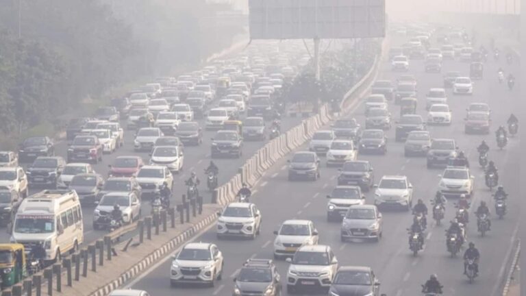 Delhi Pollution: दिल्ली में फिर बिगड़ी हवा, AQI पहुंचा 259 के ‘खराब’ स्तर पर, जानें कैसा रहेगा मौसम