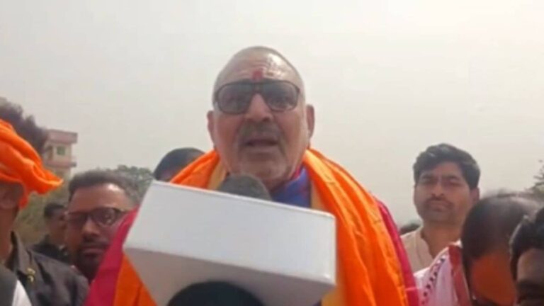 'आजादी के समय सभी मुस्लिमों को पाकिस्तान भेज देना चाहिए था तो झंझट... राहुल देश से माफी मांगे', AI समिट में बवाल पर भड़के गिरिराज सिंह