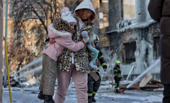 एक त्रासदी, अनगिनत बिखरी उम्मीदें: युद्ध के 4 वर्षों ने बदल दी यूक्रेन की तस्वीर