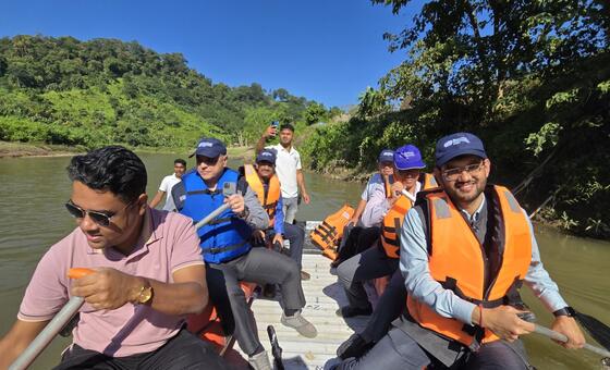 भारत: न सड़कें, न नक़्शा, लेकिन हर बच्चे तक पहुँचने की प्रतिबद्धता