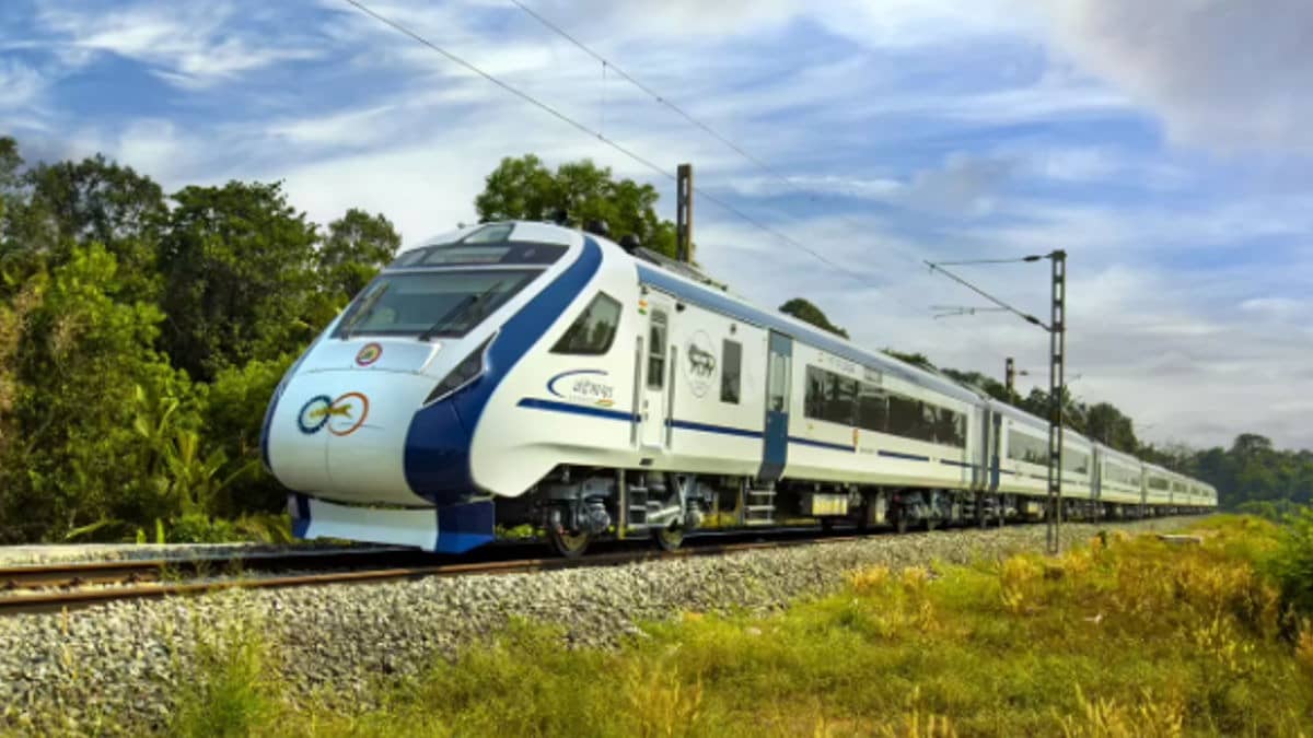 Sarkari Naukri 2026: रेलवे में नौकरी करने के इच्छुक उम्मीदवारों के लिए खुशखबरी! 11000+ पोस्ट के लिए जल्द होगी भर्ती, जानें क्राइटेरिया