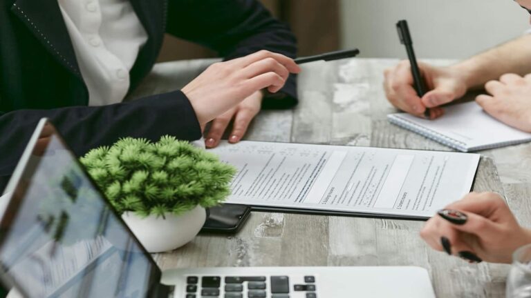 90 साल उम्र और सालाना ₹2 लाख प्रीमियम वाली जीवन बीमा पॉलिसी, 2124 में होगी मेच्योर, Canara Bank में फ्रॉड