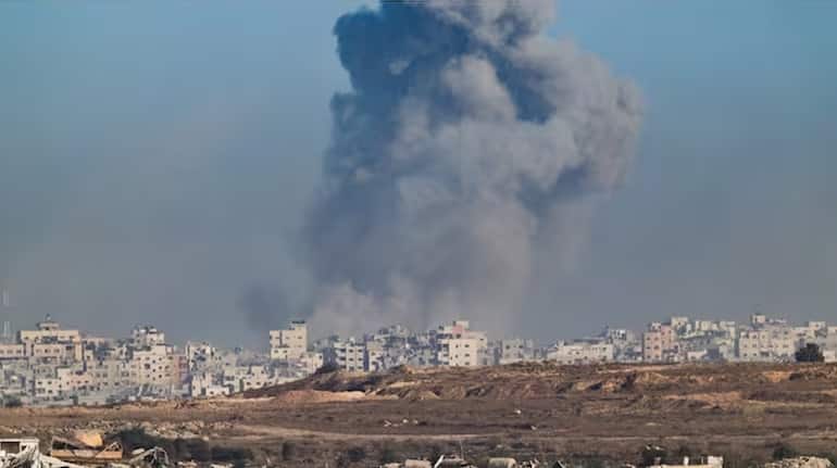 US-Israel Attack Iran: क्रूड की कीमतों में उछाल, स्टॉक मार्केट्स पर 2 मार्च को क्या असर पड़ेगा?